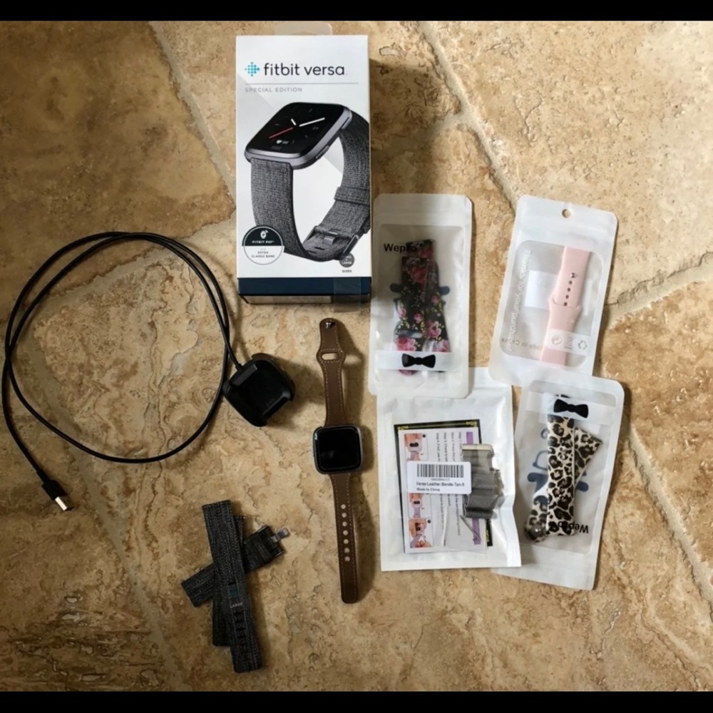 Fitbit Versa Special Edition With 7 bands